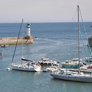 Hotel Atlantique, Le Palais